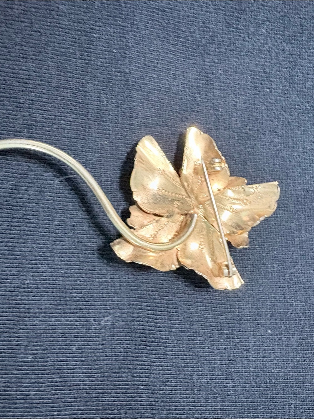Vintage Gold Tone Iris Flower Brooch Dimensional Floral Long Stem Pin Unsigned
